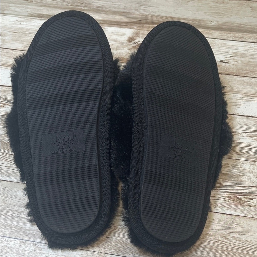 Jenni Women's Black‎ Faux Fur Slippers NWOT Size 5/6 - Picture 7 of 13